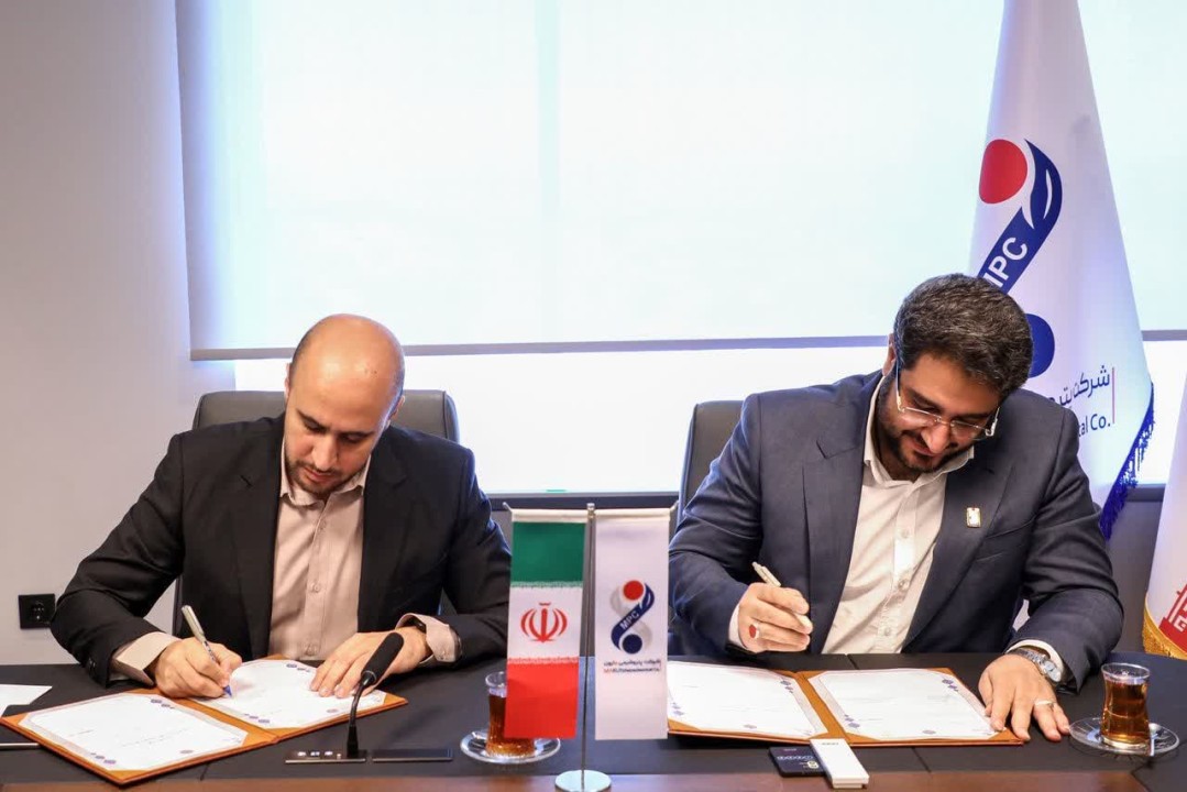 امضای تفاهم نامه میان پتروشیمی مارون و معاونت علمی ریاست جمهوری امضای تفاهم نامه میان پتروشیمی مارون و معاونت علمی ریاست جمهوری